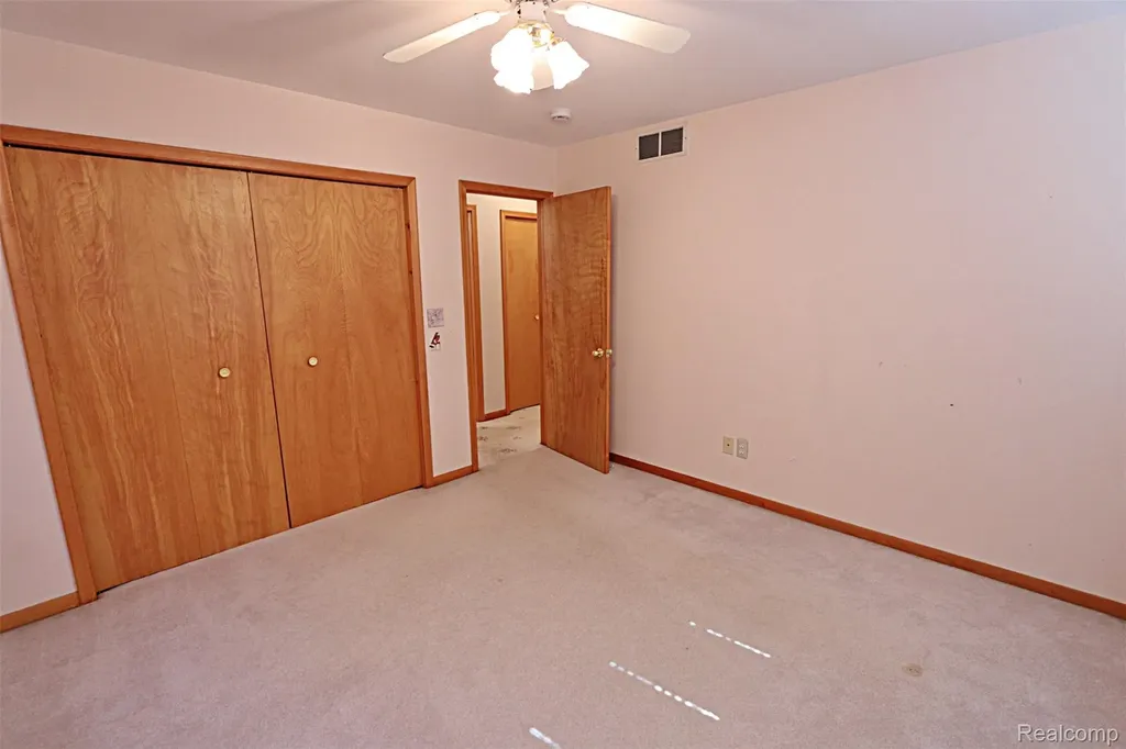6964 Norborne Avenue Dearborn Heights City MI 48127