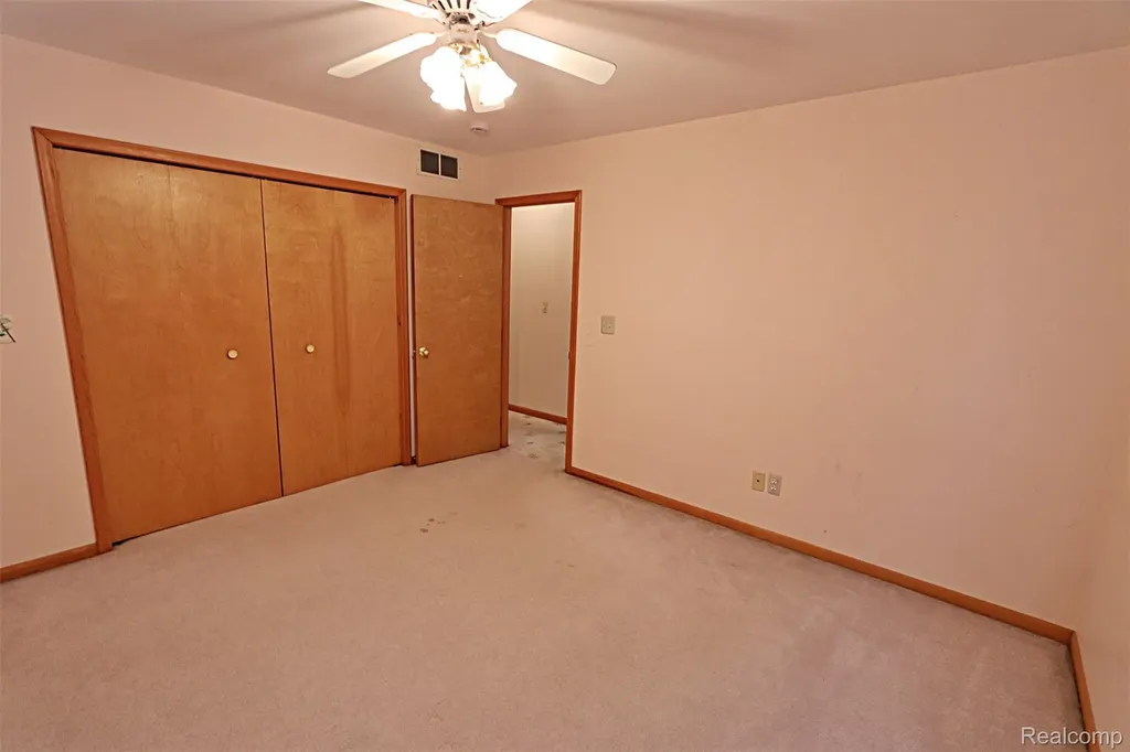 6964 Norborne Avenue Dearborn Heights City MI 48127