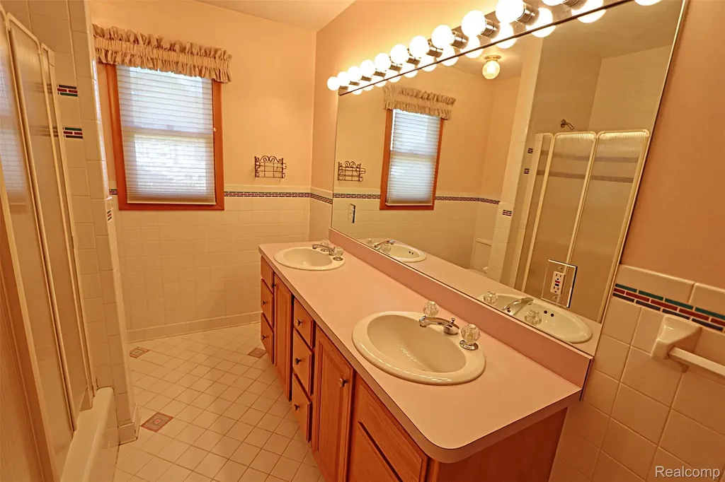 6964 Norborne Avenue Dearborn Heights City MI 48127