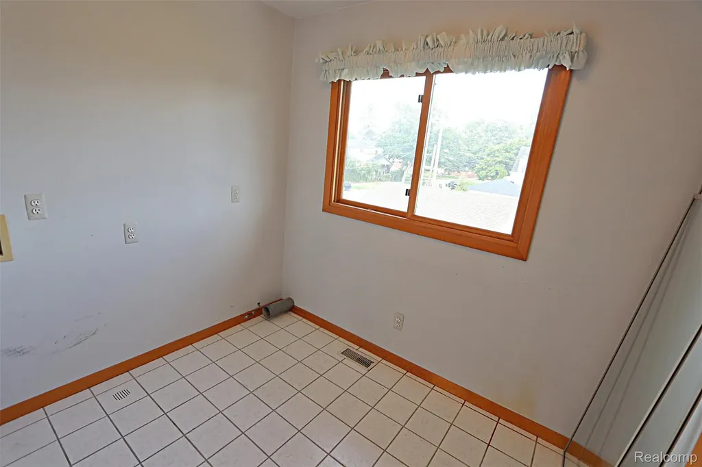 6964 Norborne Avenue Dearborn Heights City MI 48127