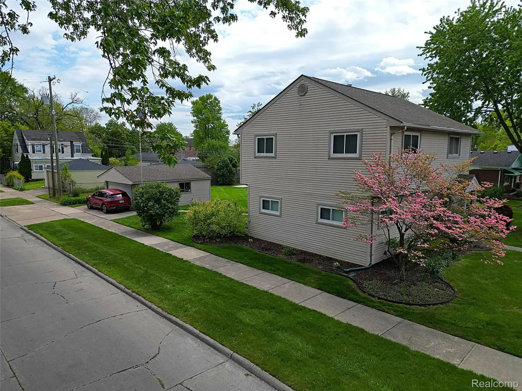 6964 Norborne Avenue Dearborn Heights City MI 48127
