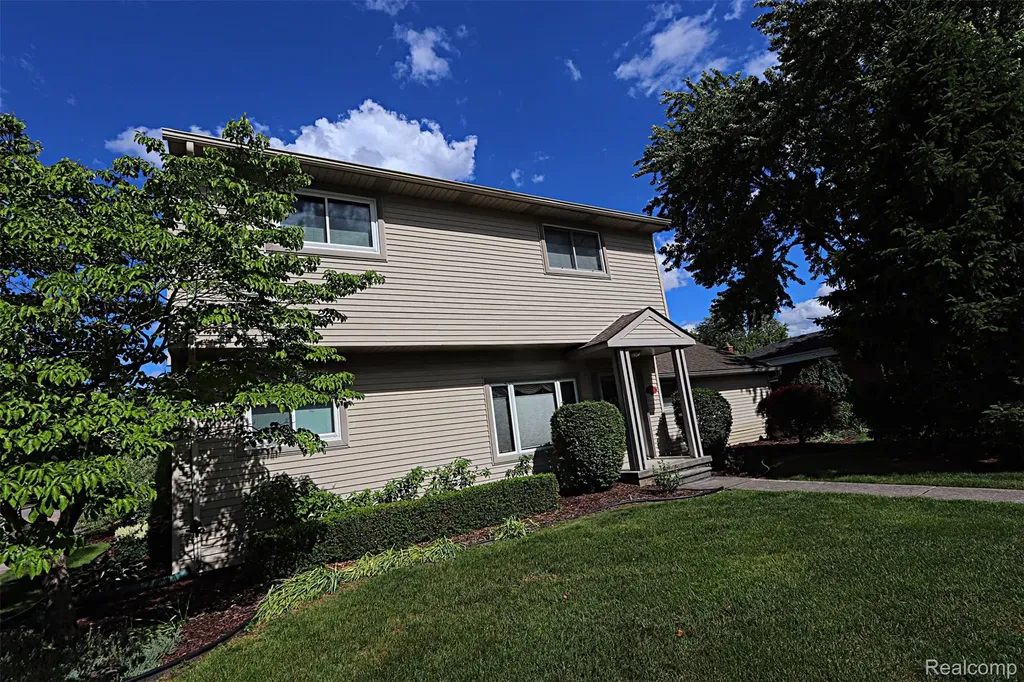 6964 Norborne Avenue Dearborn Heights City MI 48127