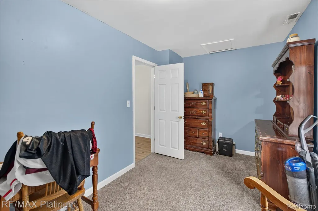 3319 Junior Drive Hamburg Township MI 48169