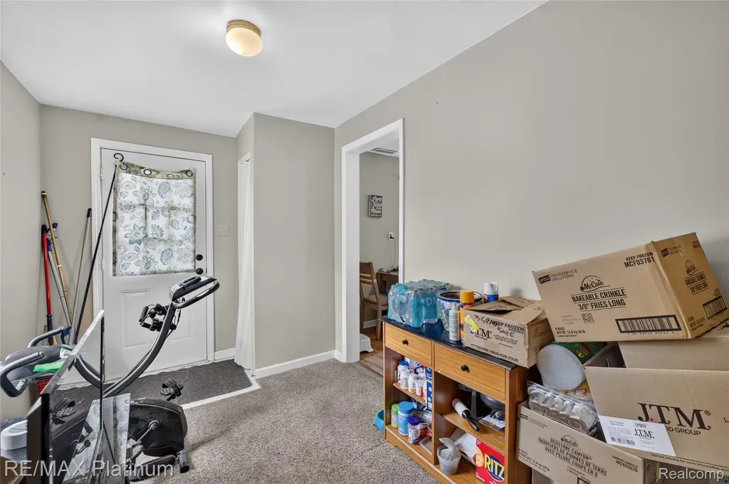 3319 Junior Drive Hamburg Township MI 48169