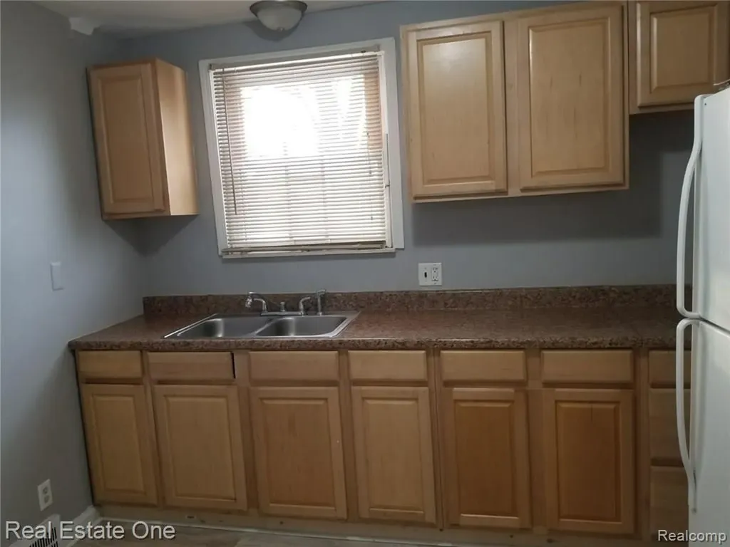 7343 Grandmont Avenue Detroit City MI 48228