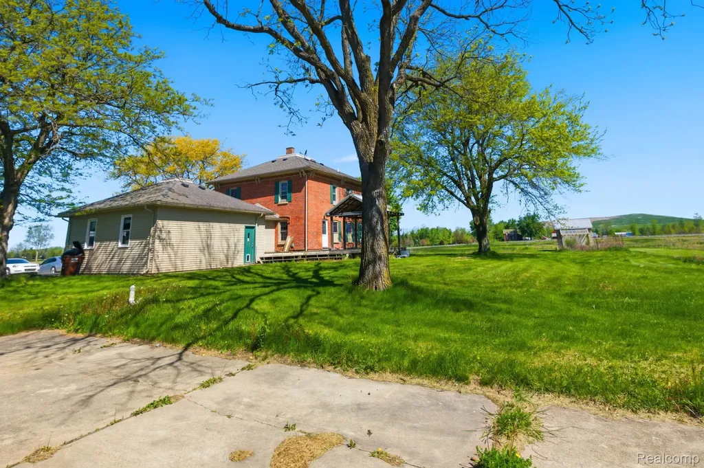 14104 Carleton West Road Exeter Township MI 48117