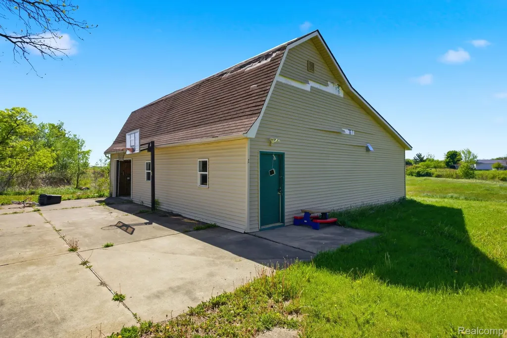 14104 Carleton West Road Exeter Township MI 48117
