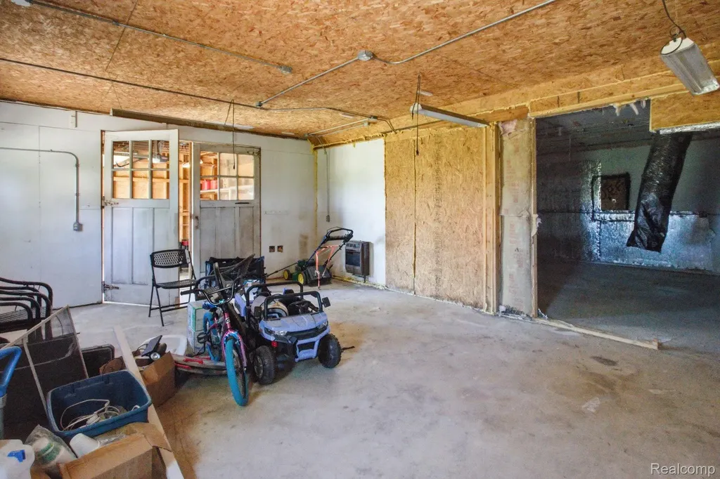 14104 Carleton West Road Exeter Township MI 48117