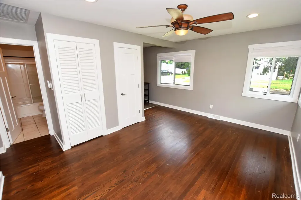 3749 Ivanhoe Avenue Flint City MI 48506