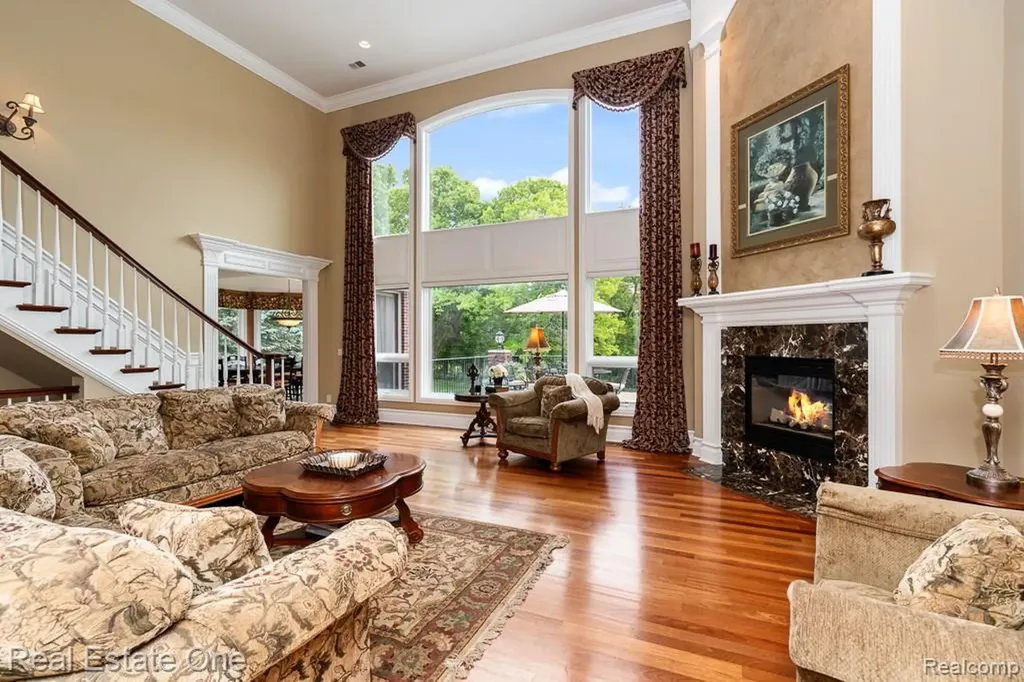 2737 Pebble Beach Drive Oakland Charter Township MI 48363