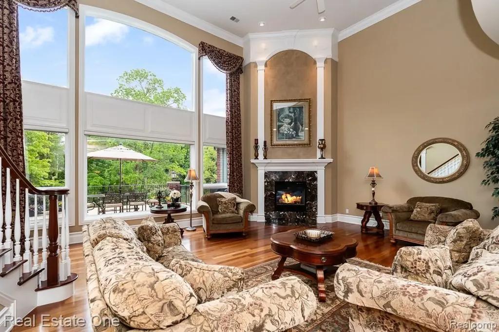 2737 Pebble Beach Drive Oakland Charter Township MI 48363