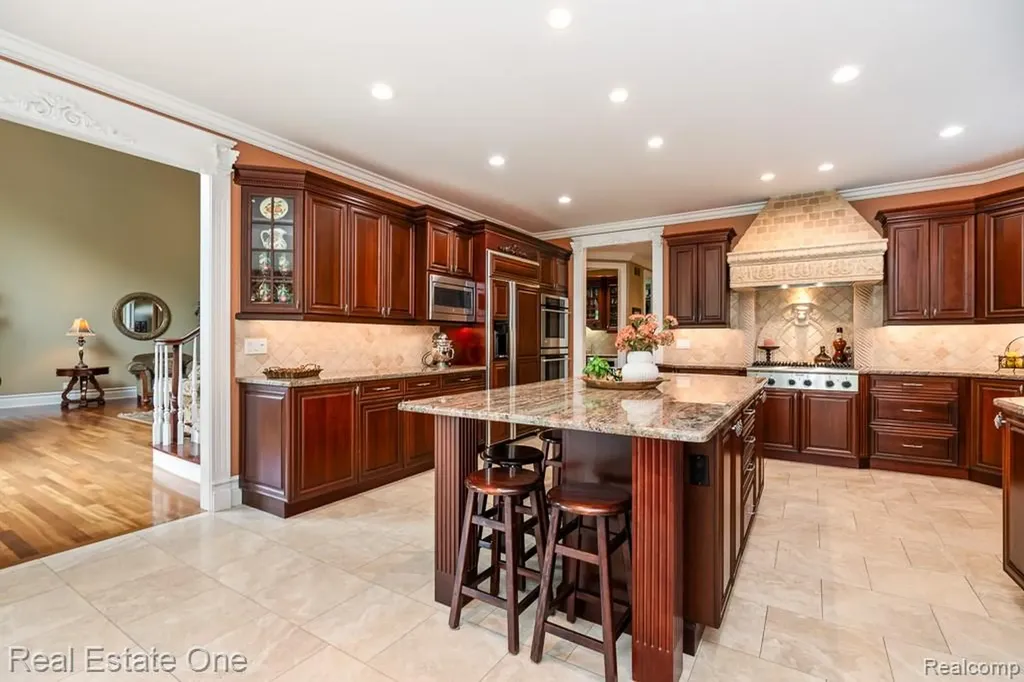 2737 Pebble Beach Drive Oakland Charter Township MI 48363