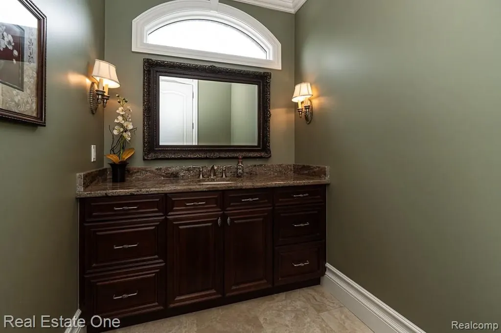 2737 Pebble Beach Drive Oakland Charter Township MI 48363