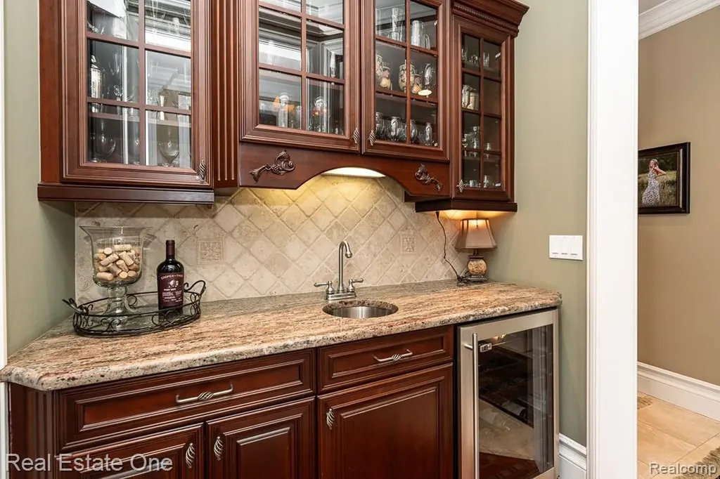 2737 Pebble Beach Drive Oakland Charter Township MI 48363