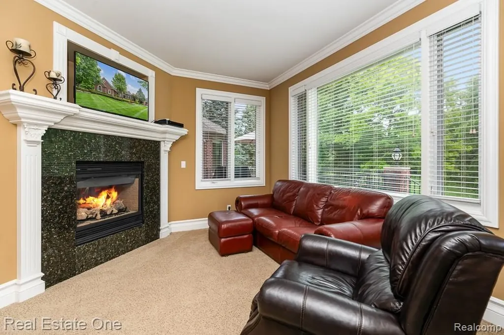 2737 Pebble Beach Drive Oakland Charter Township MI 48363