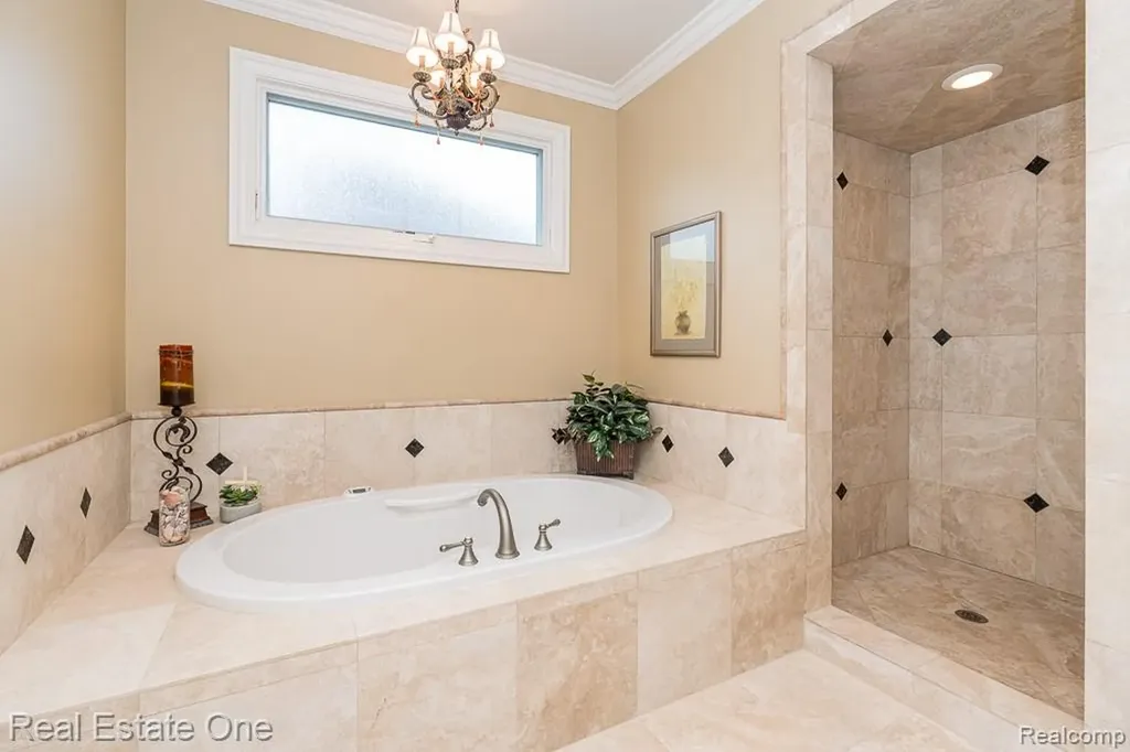 2737 Pebble Beach Drive Oakland Charter Township MI 48363