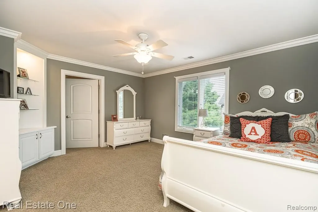 2737 Pebble Beach Drive Oakland Charter Township MI 48363