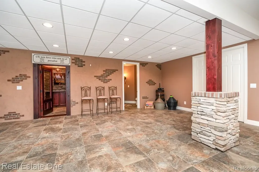 2737 Pebble Beach Drive Oakland Charter Township MI 48363
