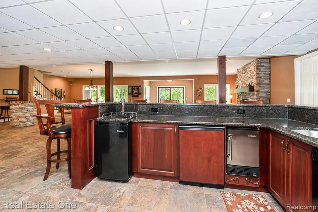 2737 Pebble Beach Drive Oakland Charter Township MI 48363
