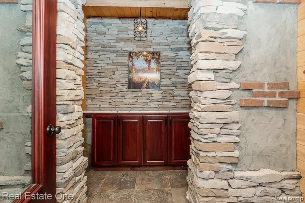 2737 Pebble Beach Drive Oakland Charter Township MI 48363