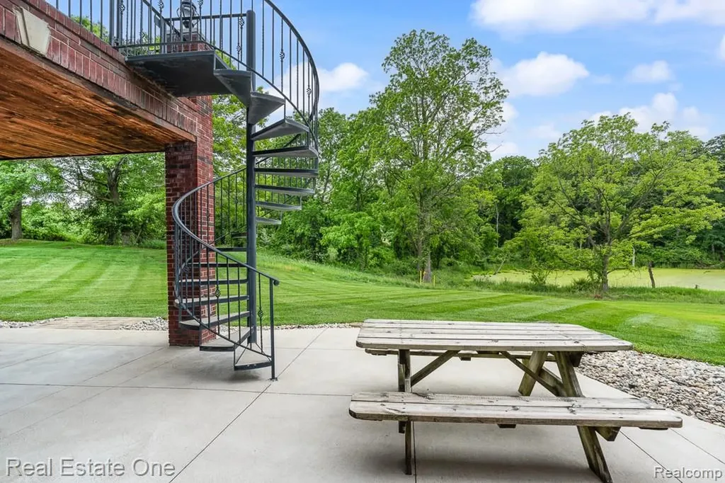 2737 Pebble Beach Drive Oakland Charter Township MI 48363