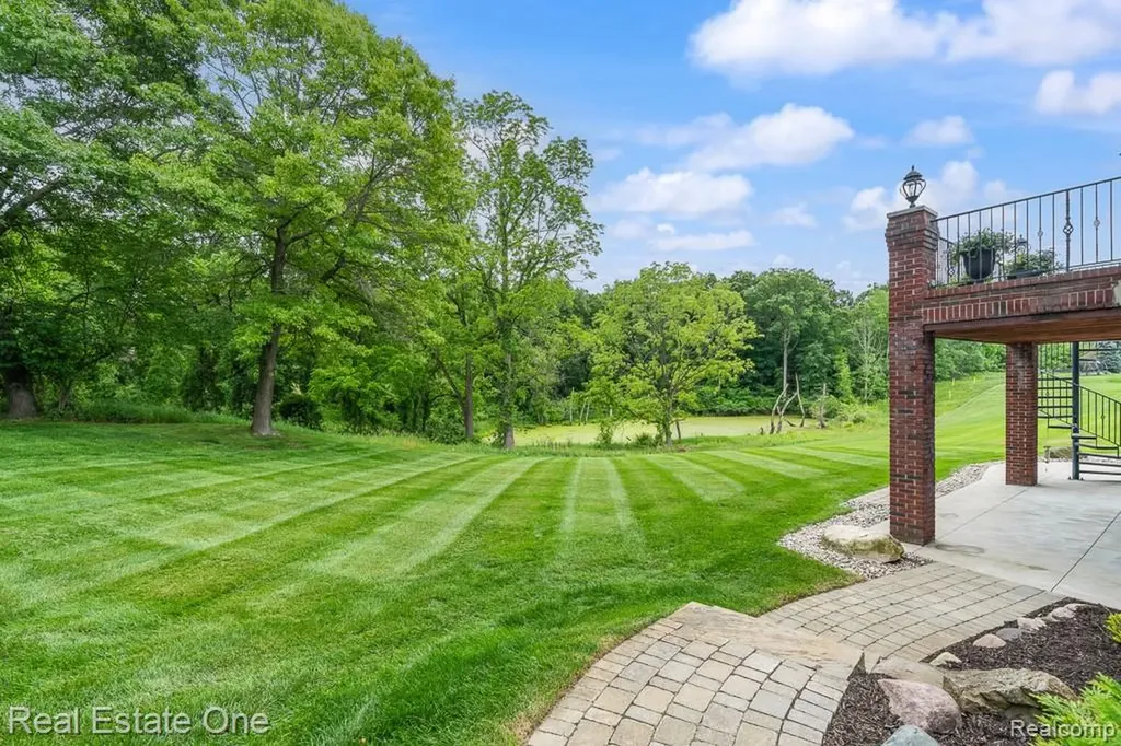 2737 Pebble Beach Drive Oakland Charter Township MI 48363