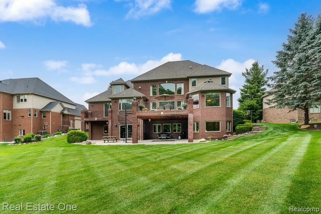 2737 Pebble Beach Drive Oakland Charter Township MI 48363