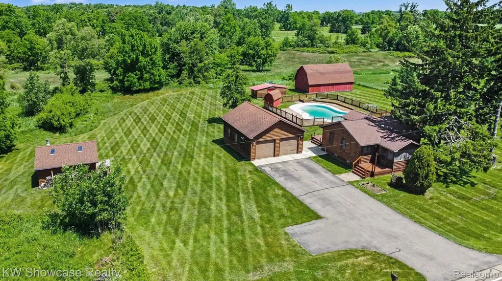 3585 Clark Road Dewitt Charter Township MI 48808