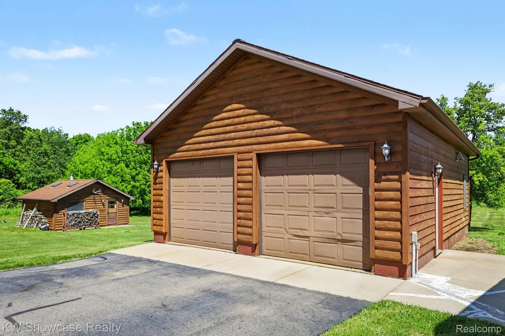 3585 Clark Road Dewitt Charter Township MI 48808