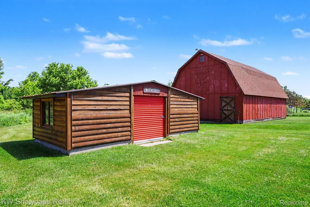 3585 Clark Road Dewitt Charter Township MI 48808