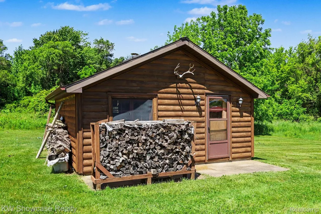 3585 Clark Road Dewitt Charter Township MI 48808