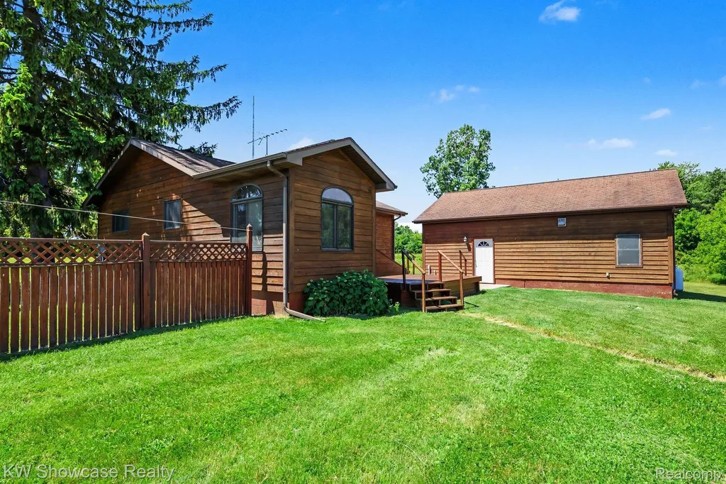3585 Clark Road Dewitt Charter Township MI 48808