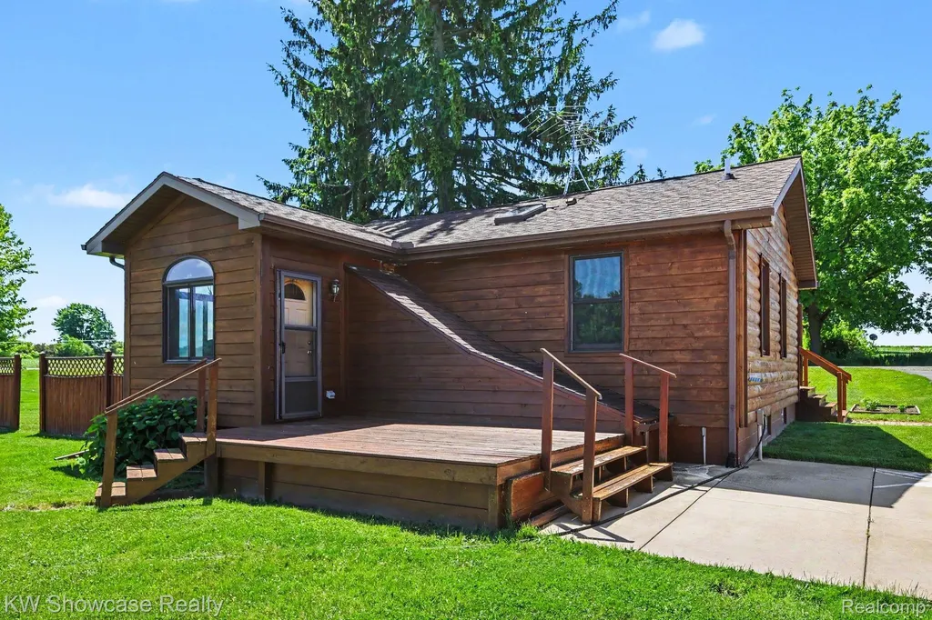 3585 Clark Road Dewitt Charter Township MI 48808