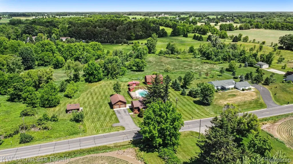 3585 Clark Road Dewitt Charter Township MI 48808