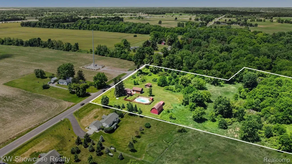 3585 Clark Road Dewitt Charter Township MI 48808