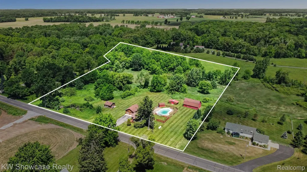 3585 Clark Road Dewitt Charter Township MI 48808