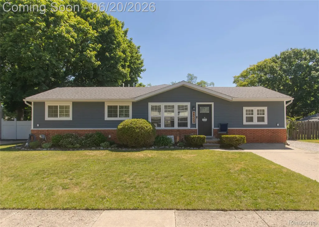20322 Melvin Street Livonia City MI 48152