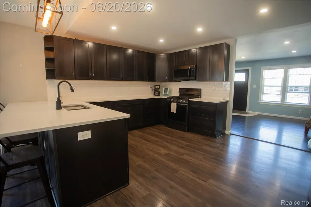 20322 Melvin Street Livonia City MI 48152