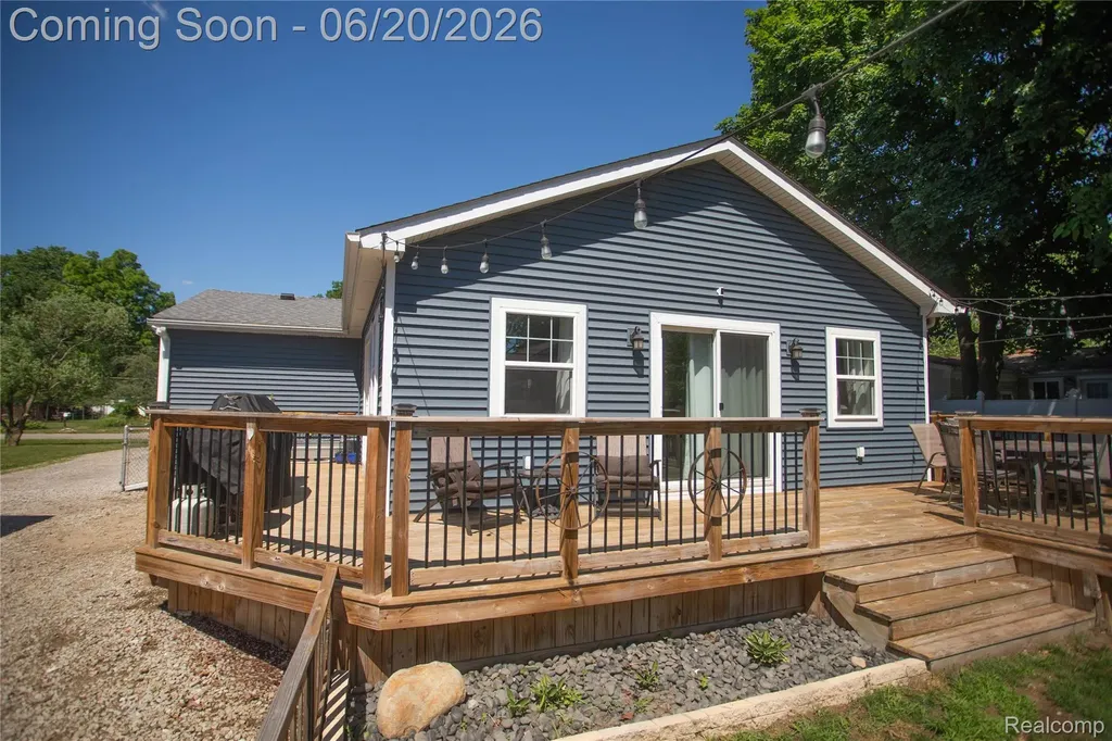 20322 Melvin Street Livonia City MI 48152
