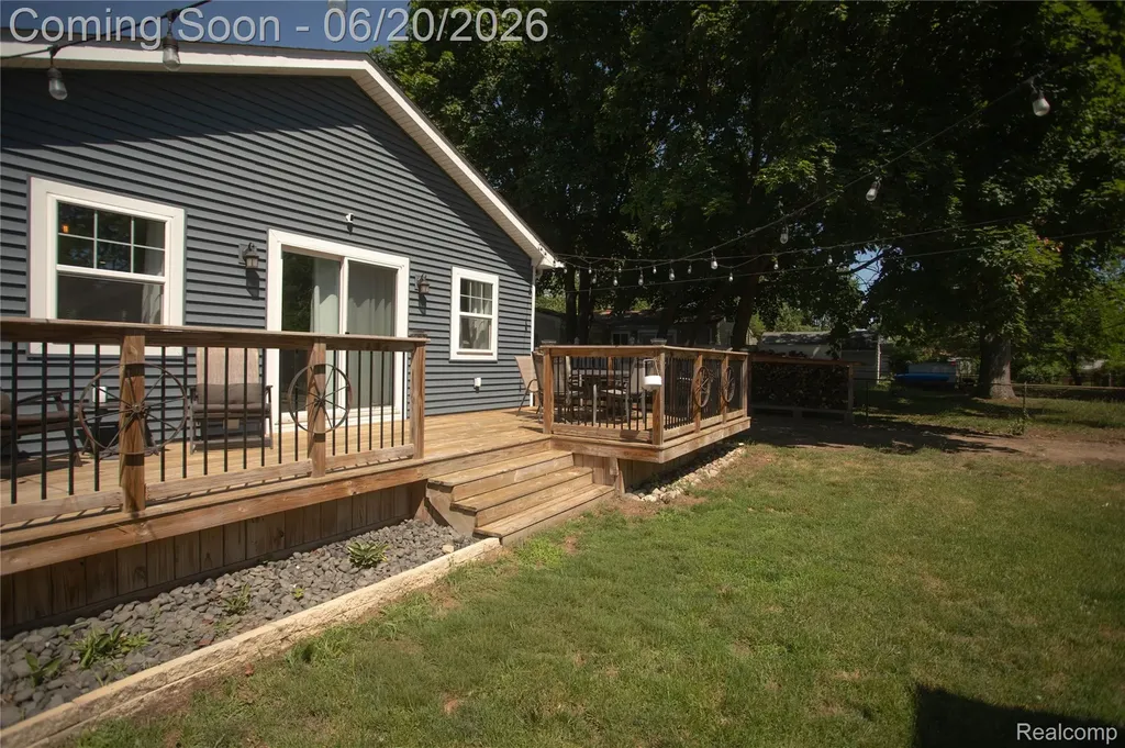 20322 Melvin Street Livonia City MI 48152
