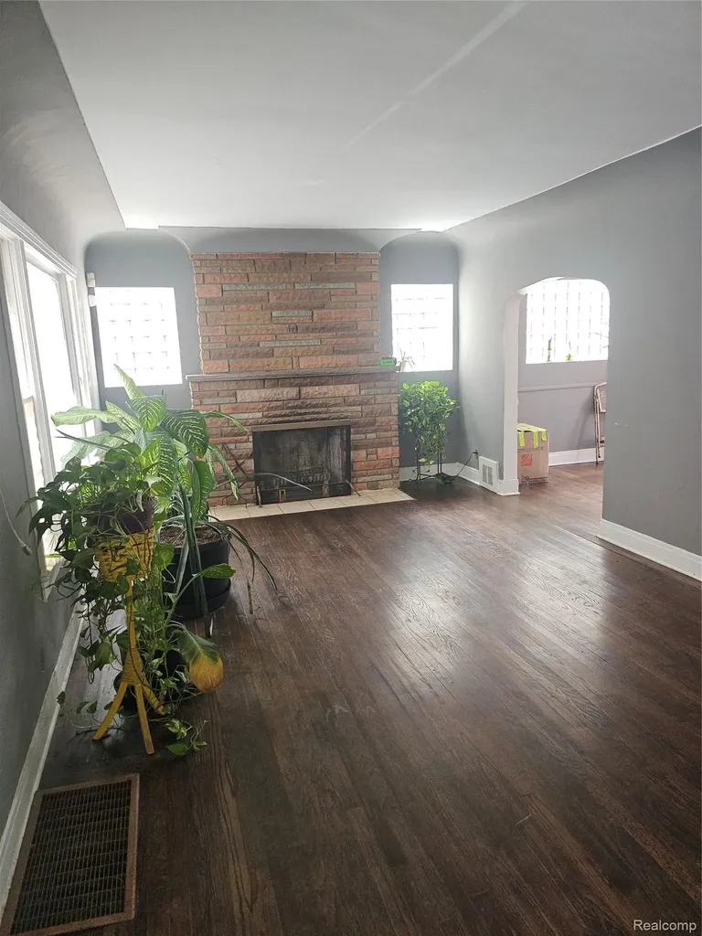 18071 Pennington Drive Detroit City MI 48221