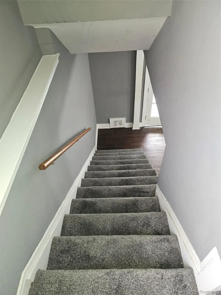 18071 Pennington Drive Detroit City MI 48221