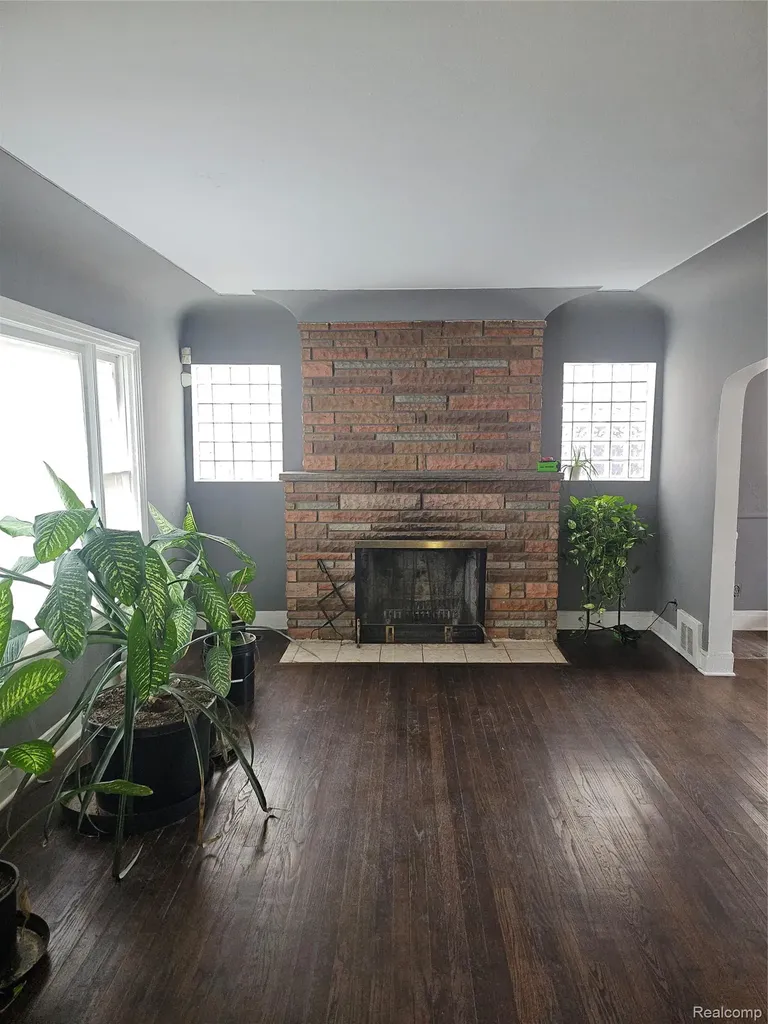 18071 Pennington Drive Detroit City MI 48221