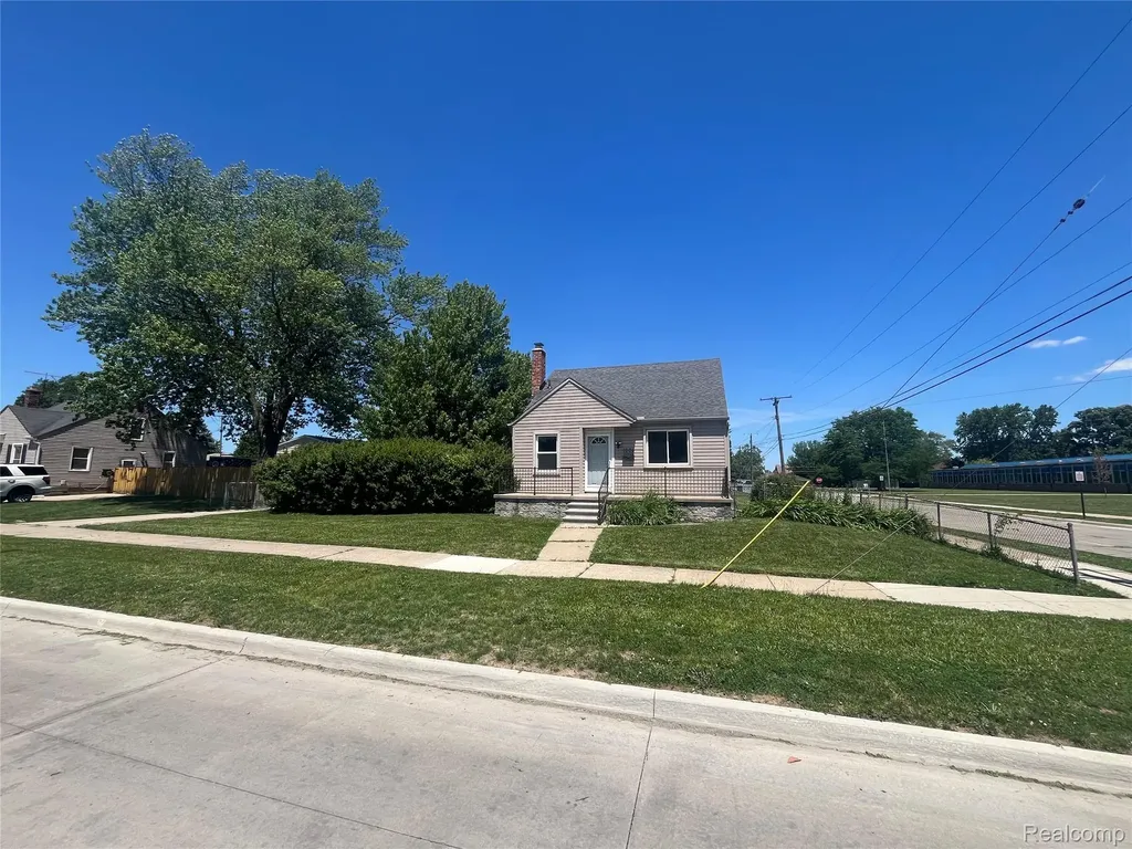 1004 Leblanc Street Lincoln Park City MI 48146