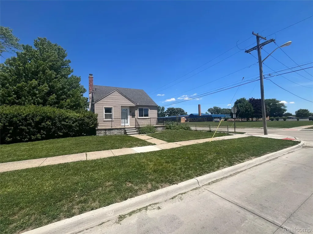1004 Leblanc Street Lincoln Park City MI 48146