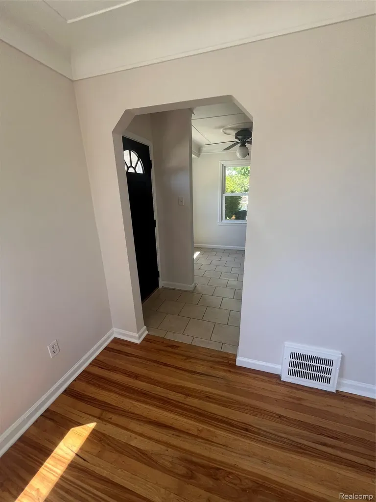 1004 Leblanc Street Lincoln Park City MI 48146