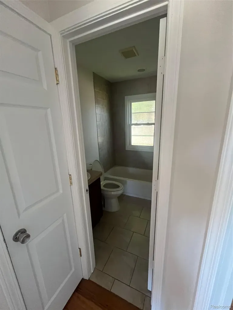 1004 Leblanc Street Lincoln Park City MI 48146