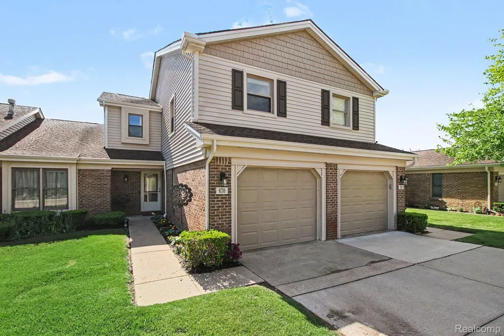 678 Summit Ridge Drive Milford Village MI 48381