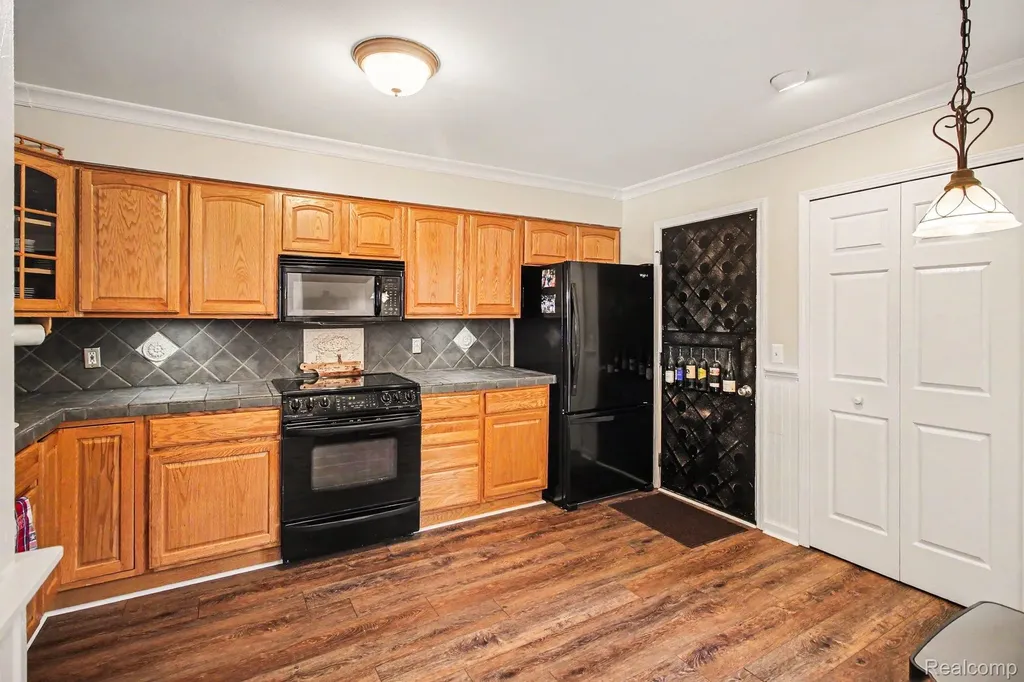 678 Summit Ridge Drive Milford Village MI 48381