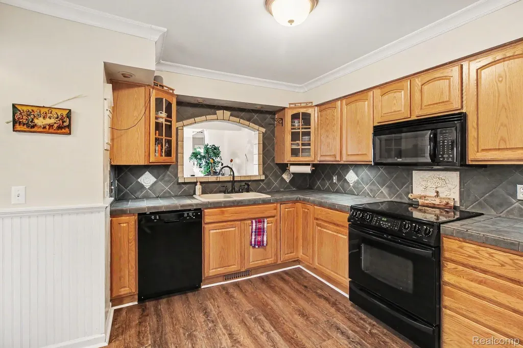 678 Summit Ridge Drive Milford Village MI 48381